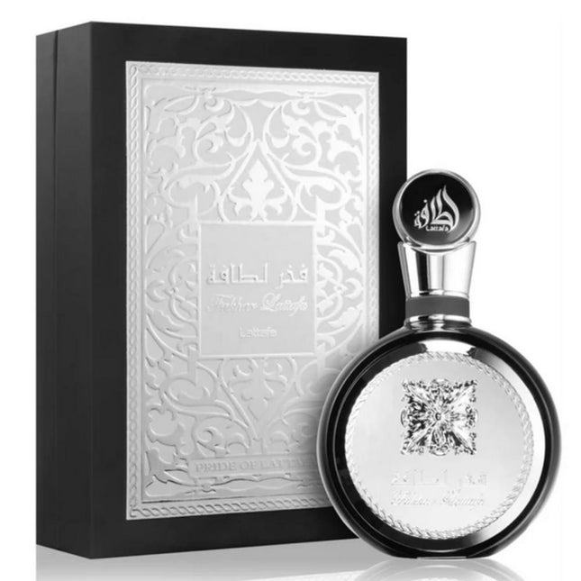 Lattafa Fakhar Black for Men EDP 100mL along with its Packaging